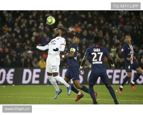 巴黎圣日耳曼边路依赖加剧,中路进攻乏力是否已成战术隐患? 巴黎圣日耳曼边路依赖加剧,中路进攻乏力是否已成战术隐患?