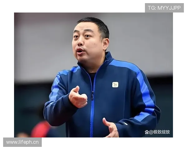 刘国梁居然在豪宅里藏了个秘密健身房，普通人真想不到他这生活有多拼惨