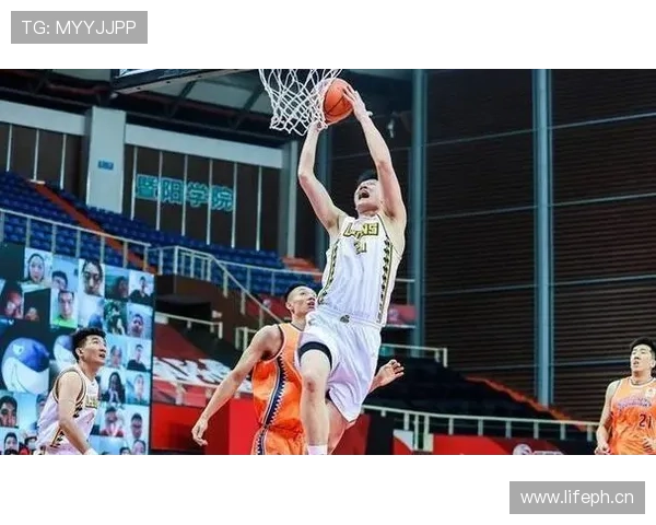 孙铭徽笑得像隔壁老弟，刷出来的日常细节像土豪拍的纪录片